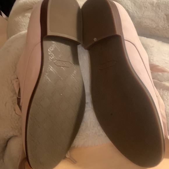 Shoes - Picture 2 of 9